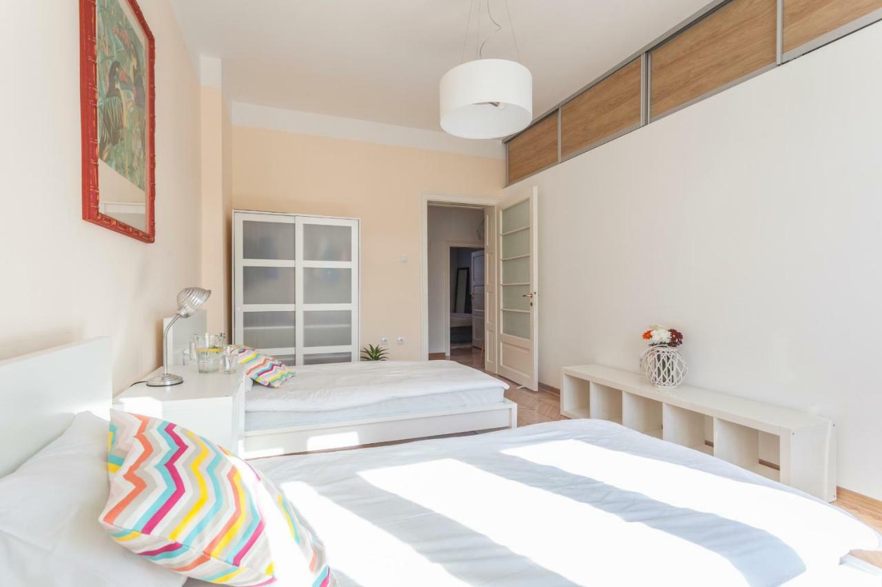 99 Muses Apartments Dordegol 외부 사진